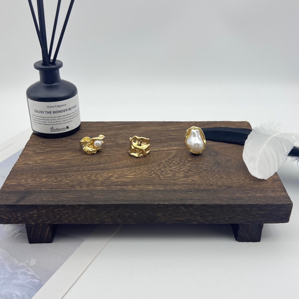 Elegant Gold and Pearl Ring Set - Picture 4 of 8